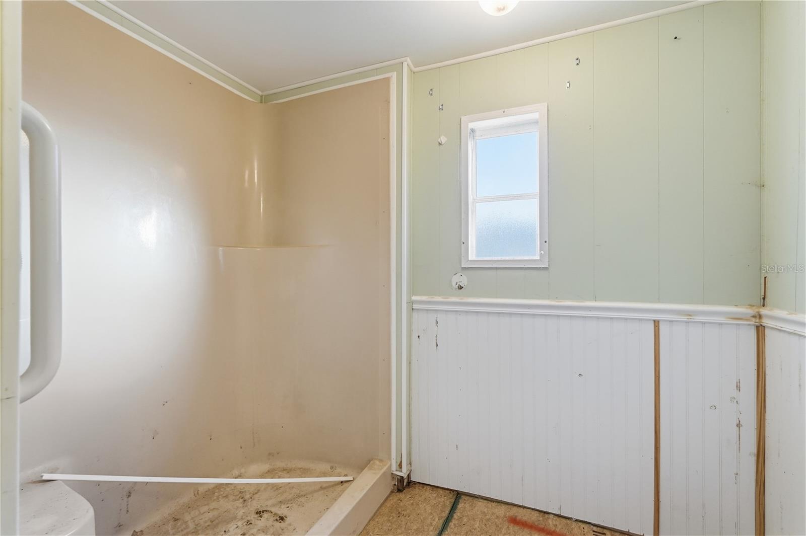 TB8472702 Property Photo