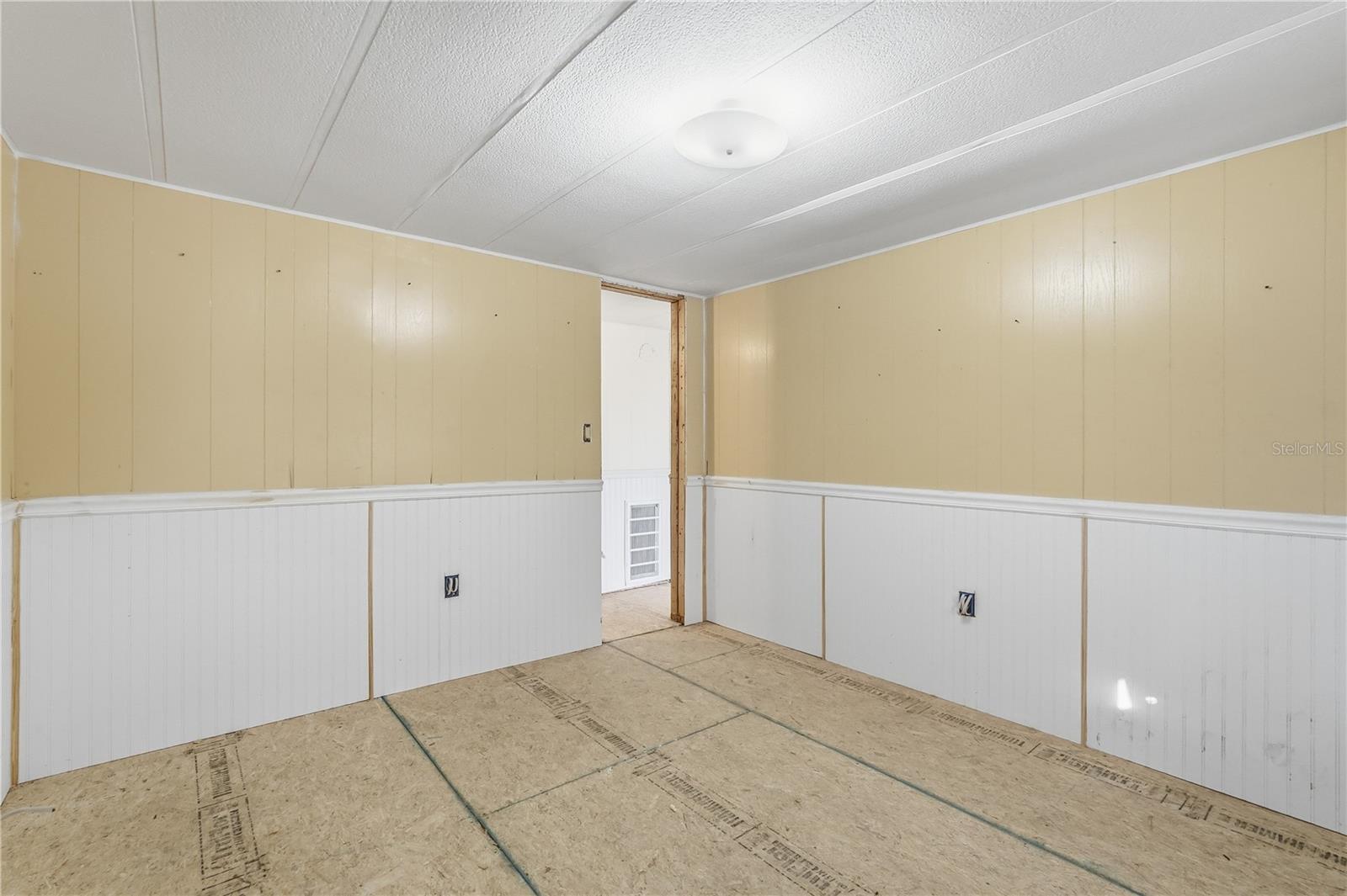 TB8472702 Property Photo