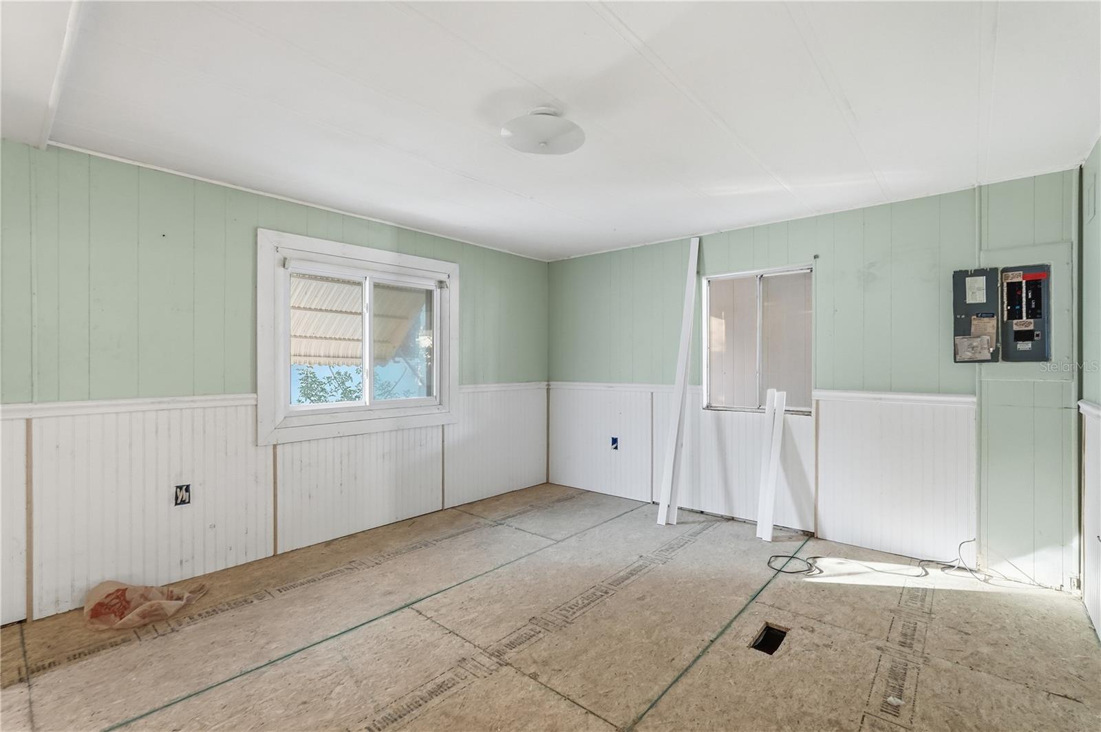 TB8472702 Property Photo