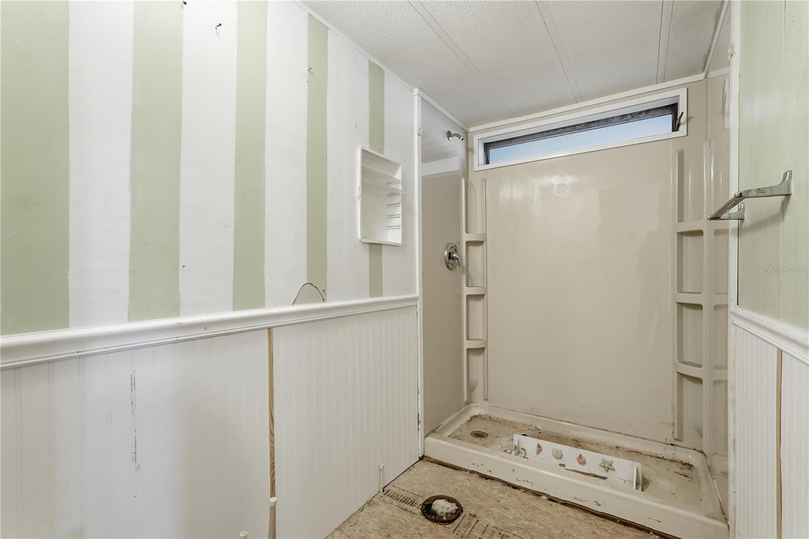 TB8472702 Property Photo