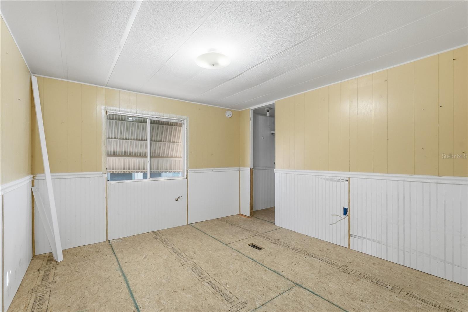 TB8472702 Property Photo