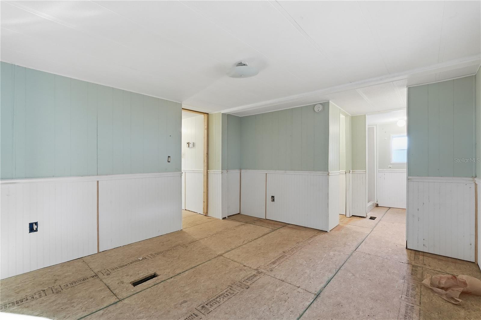 TB8472702 Property Photo