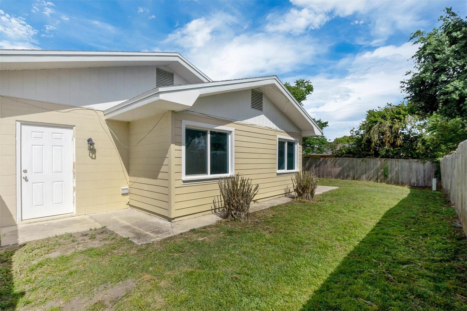 120 SANDBURG LN, WINTER HAVEN, FL, 33884