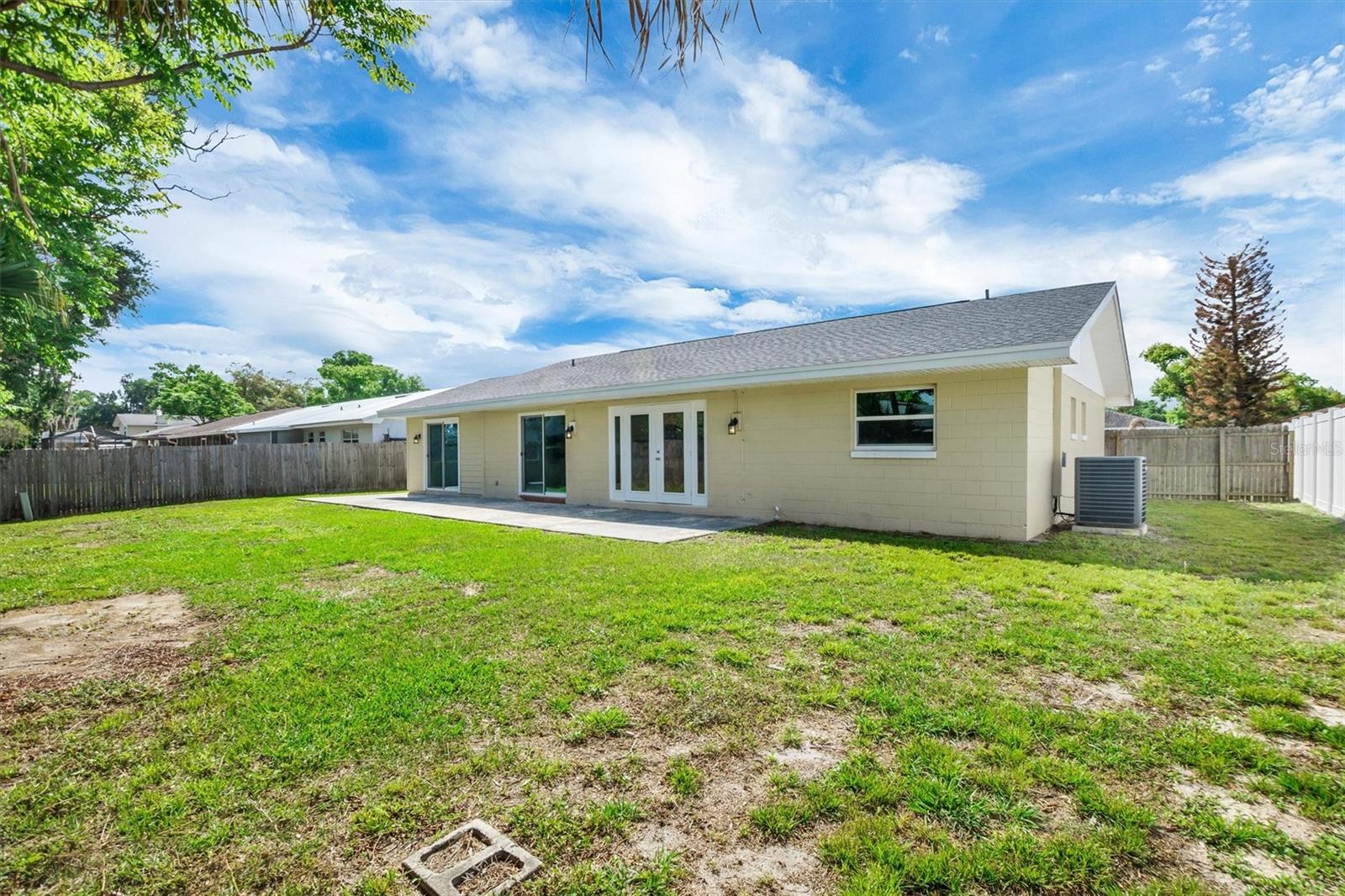 120 SANDBURG LN, WINTER HAVEN, FL, 33884
