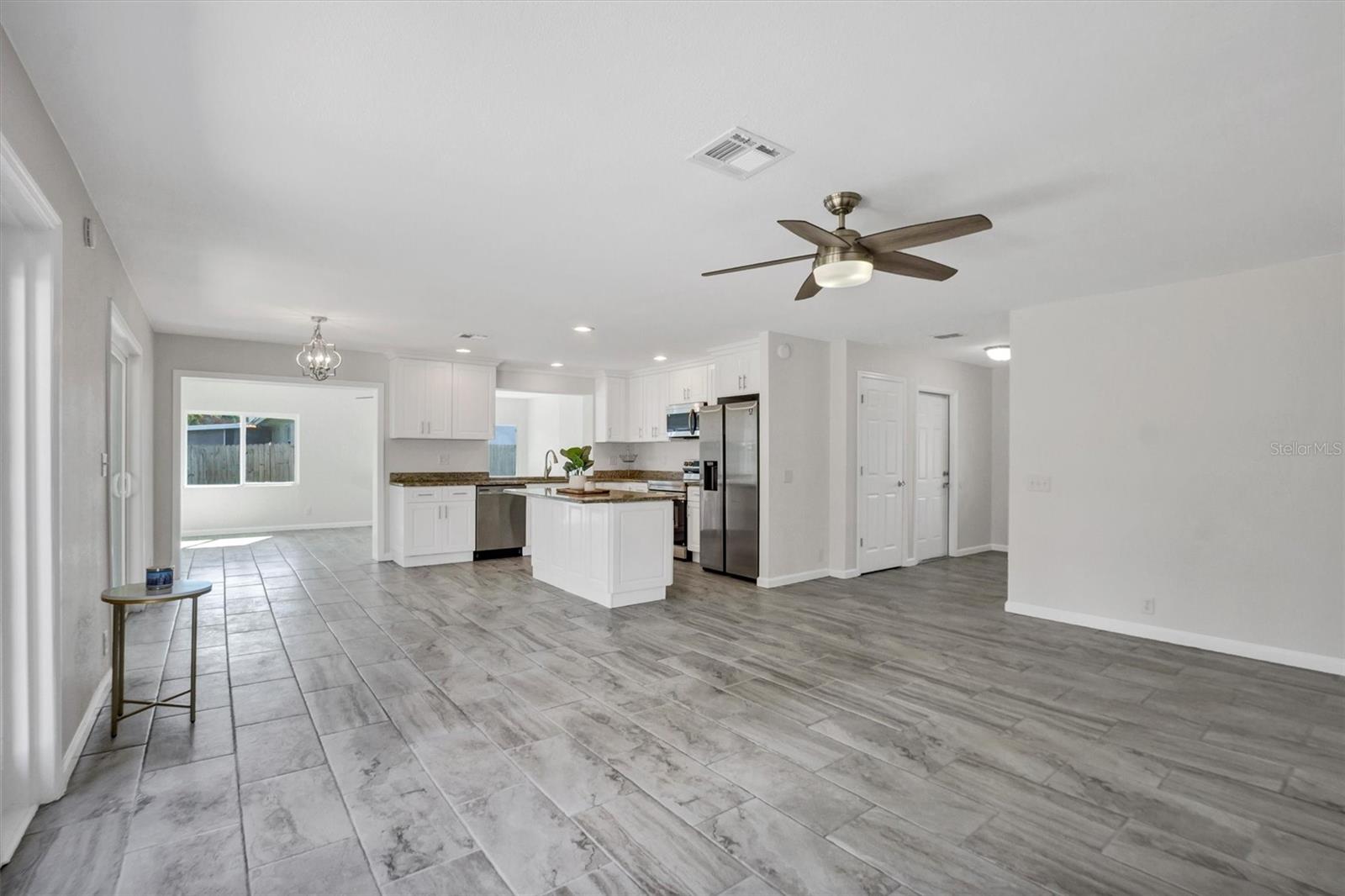 120 SANDBURG LN, WINTER HAVEN, FL, 33884