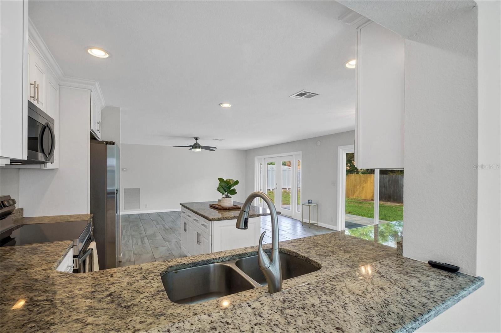120 SANDBURG LN, WINTER HAVEN, FL, 33884