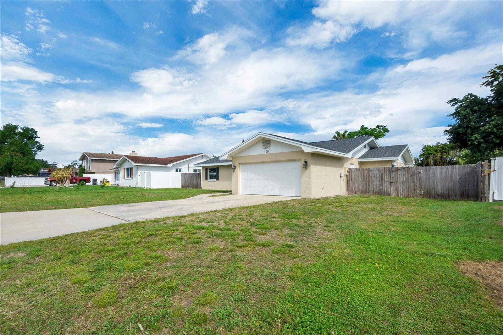 120 SANDBURG LN, WINTER HAVEN, FL, 33884