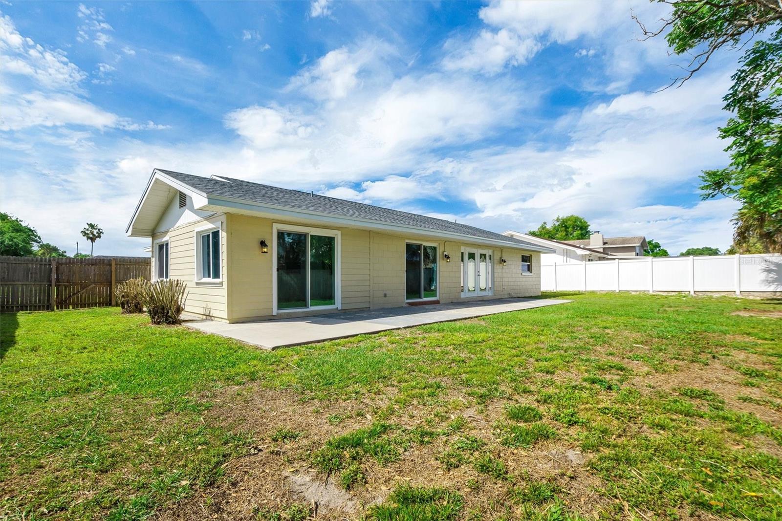 120 SANDBURG LN, WINTER HAVEN, FL, 33884