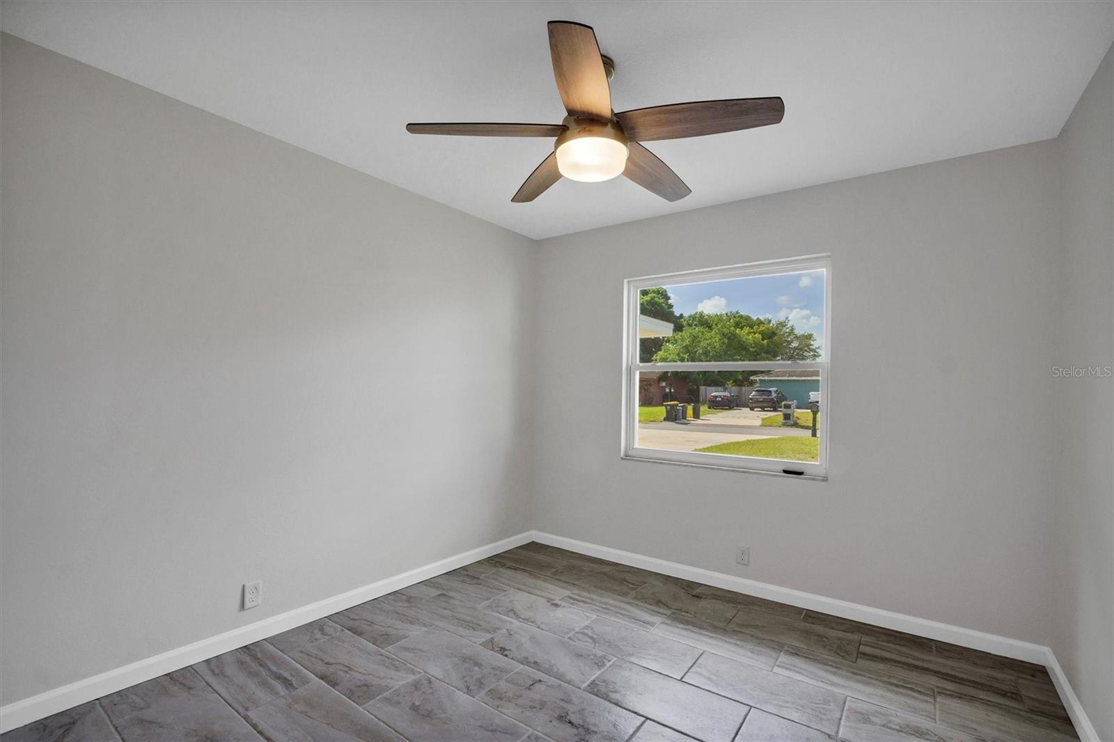 120 SANDBURG LN, WINTER HAVEN, FL, 33884