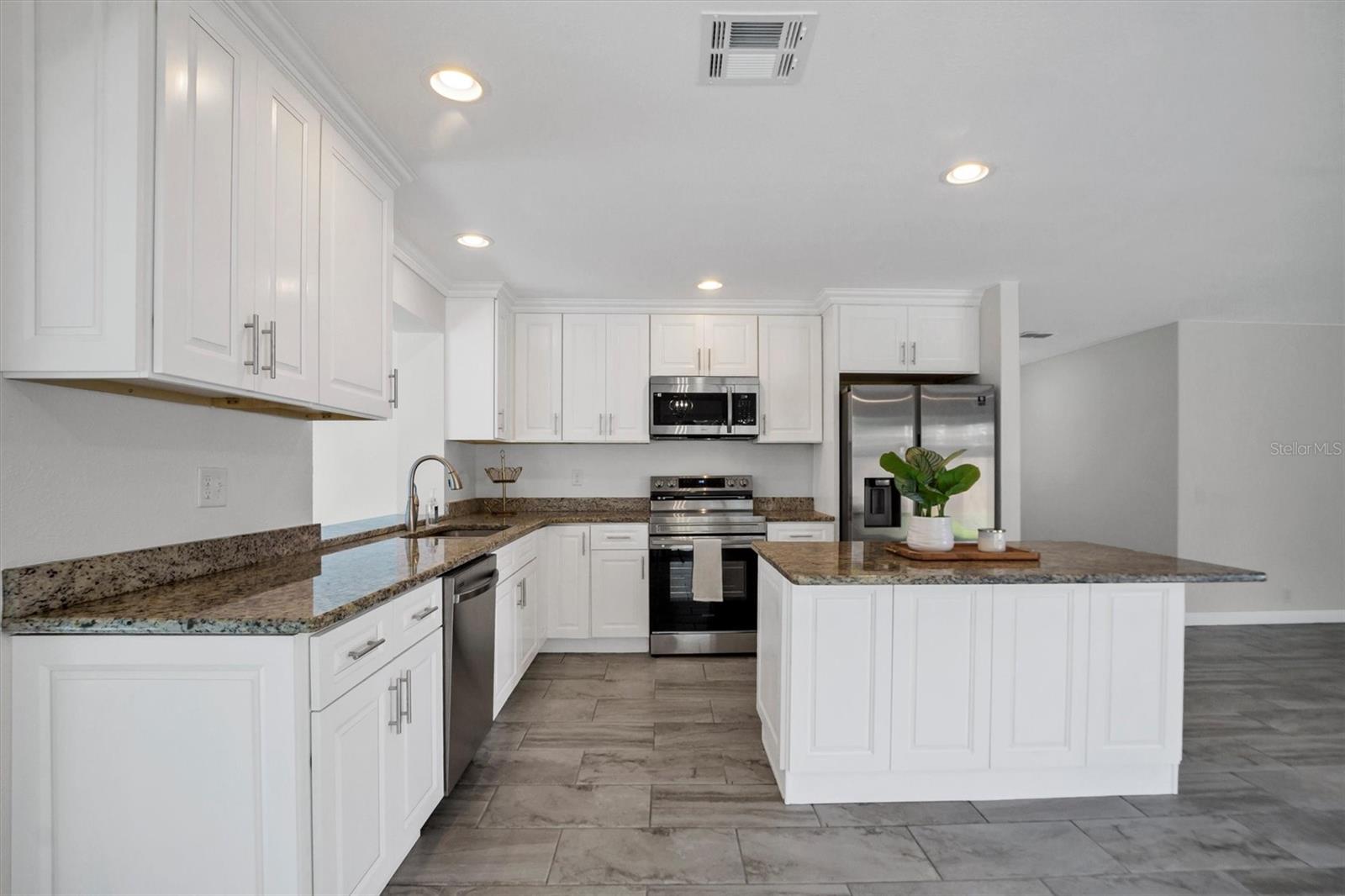 120 SANDBURG LN, WINTER HAVEN, FL, 33884