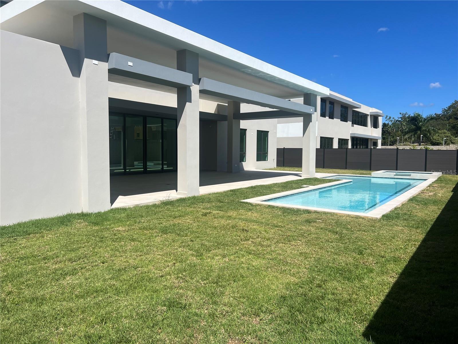 PR9119061 Property Photo