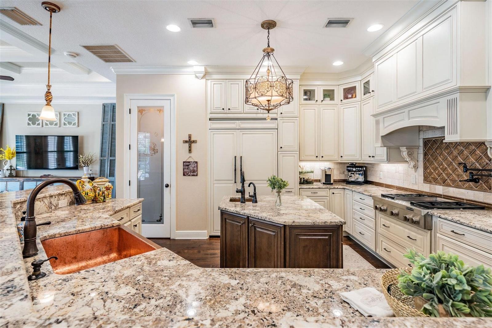 TB8472770 Property Photo