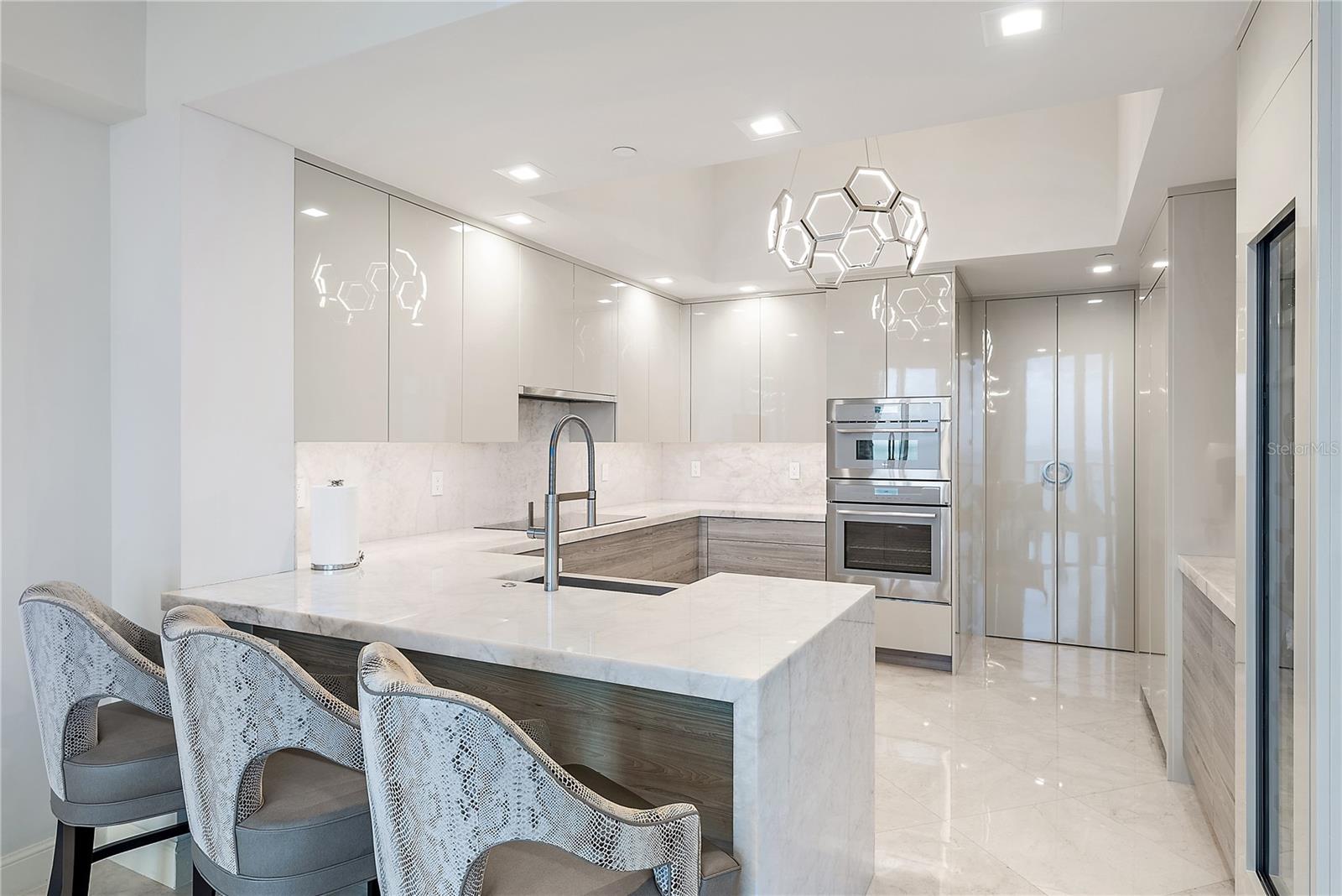 OM718135 Property Photo