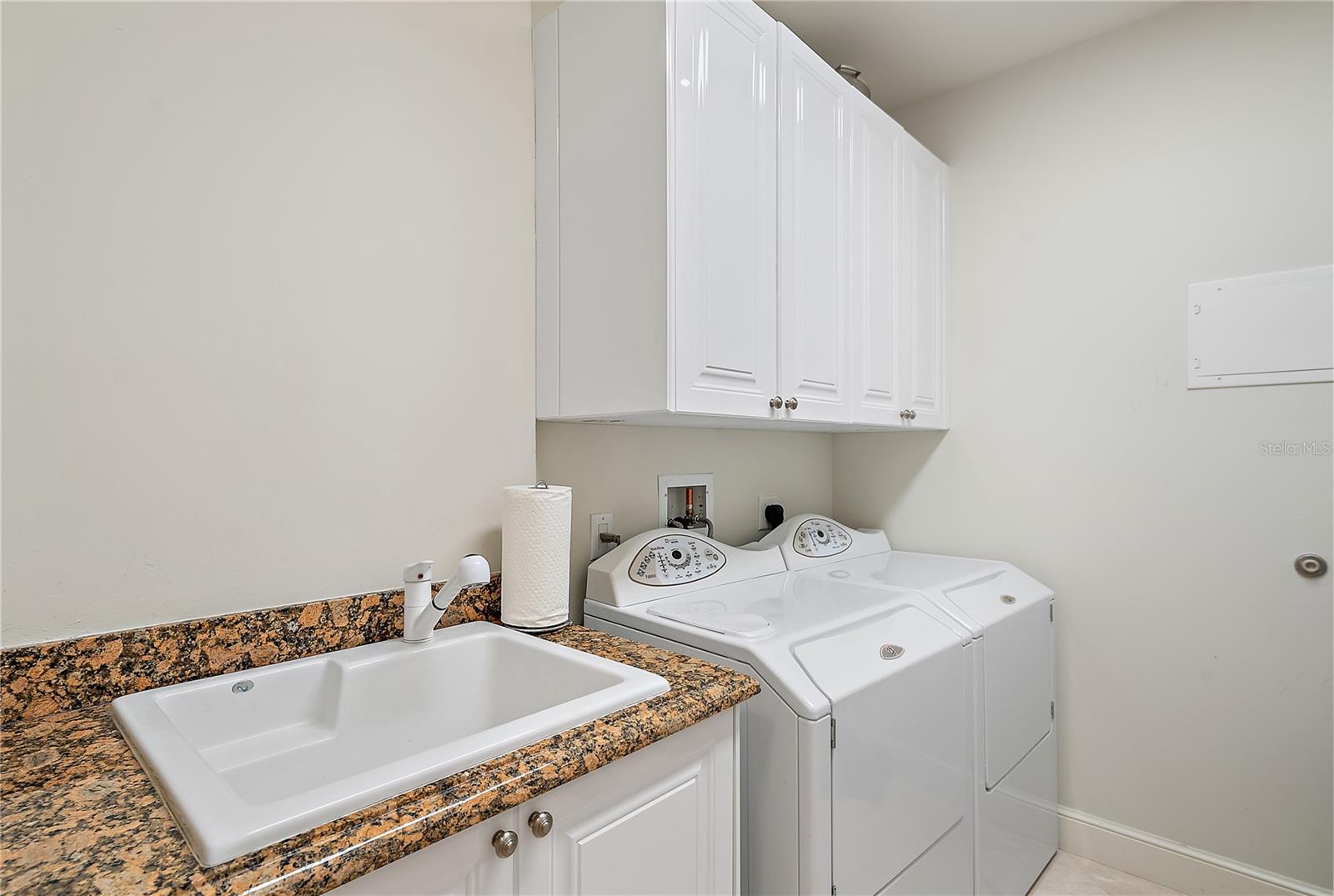 OM718135 Property Photo