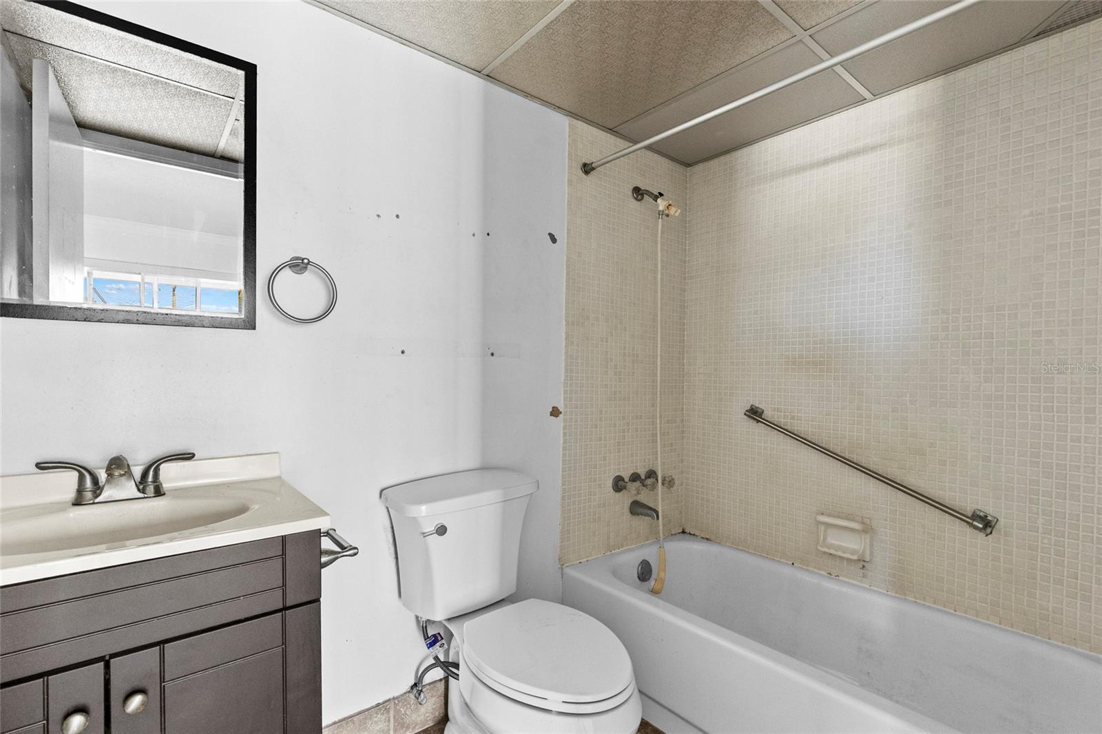 TB8472873 Property Photo