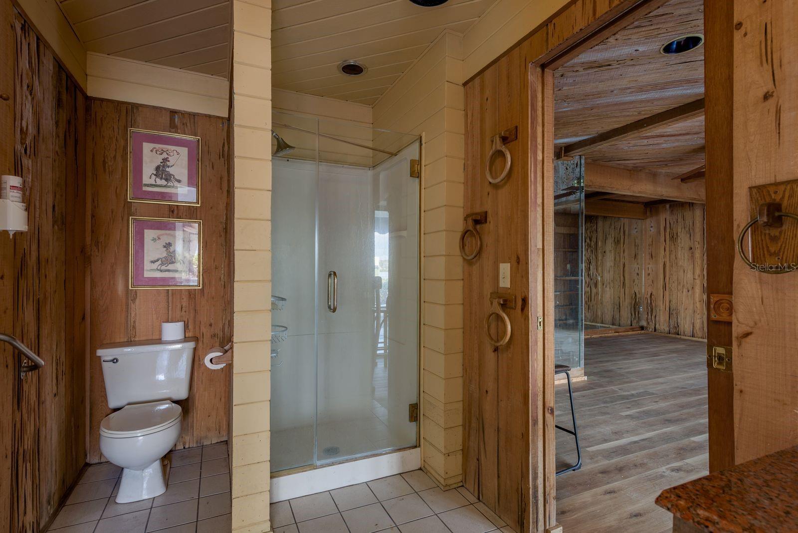 TB8472901 Property Photo