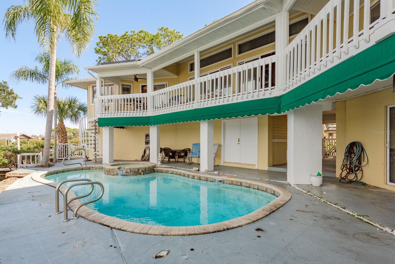 TB8472901 Property Photo