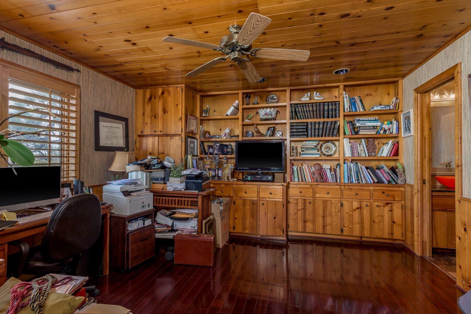 TB8472901 Property Photo