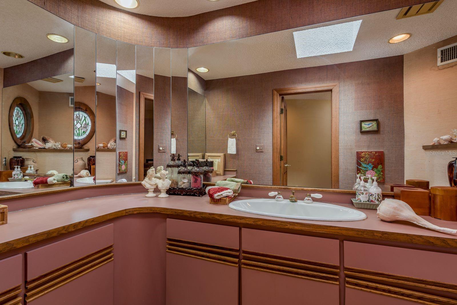 TB8472901 Property Photo