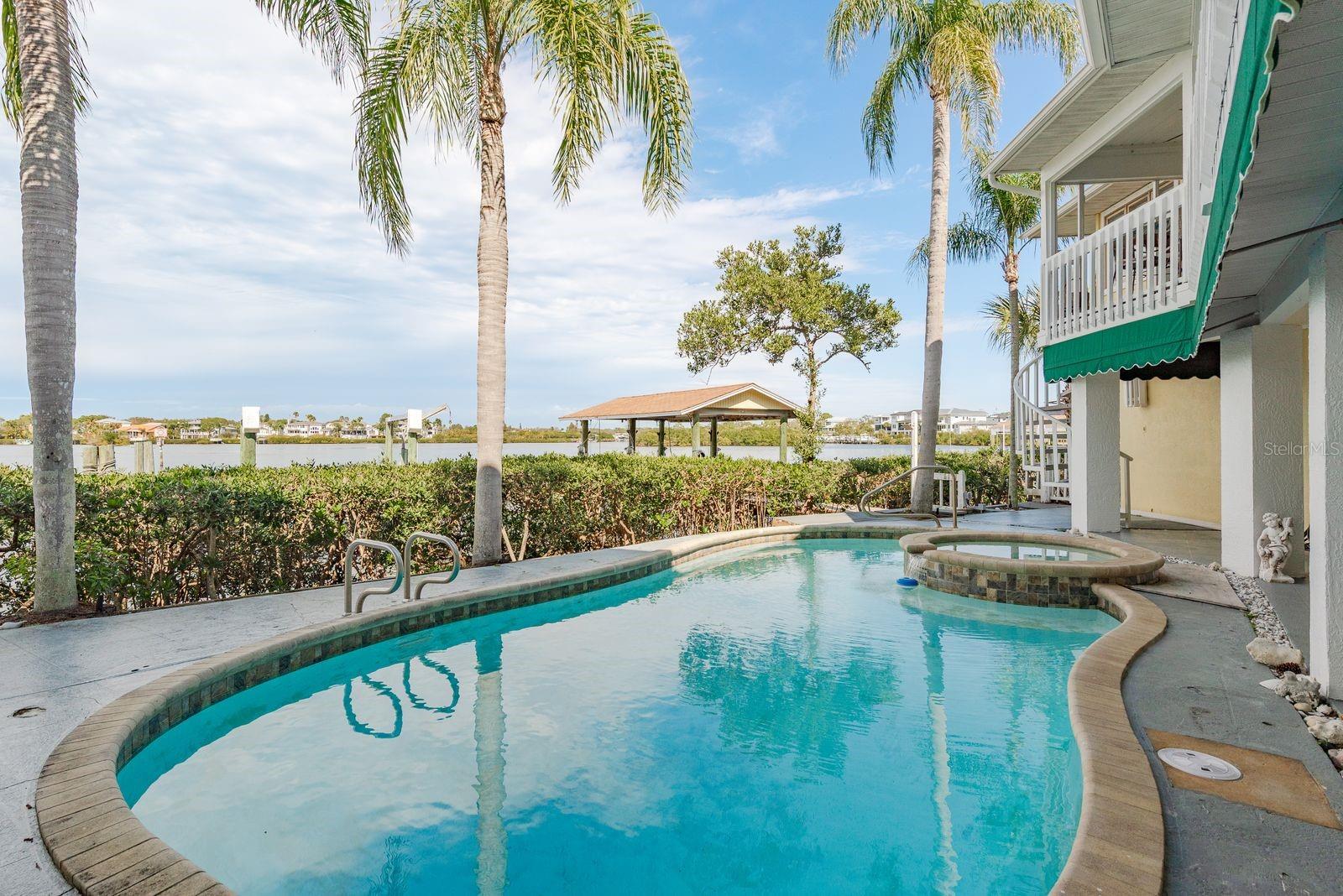 TB8472901 Property Photo