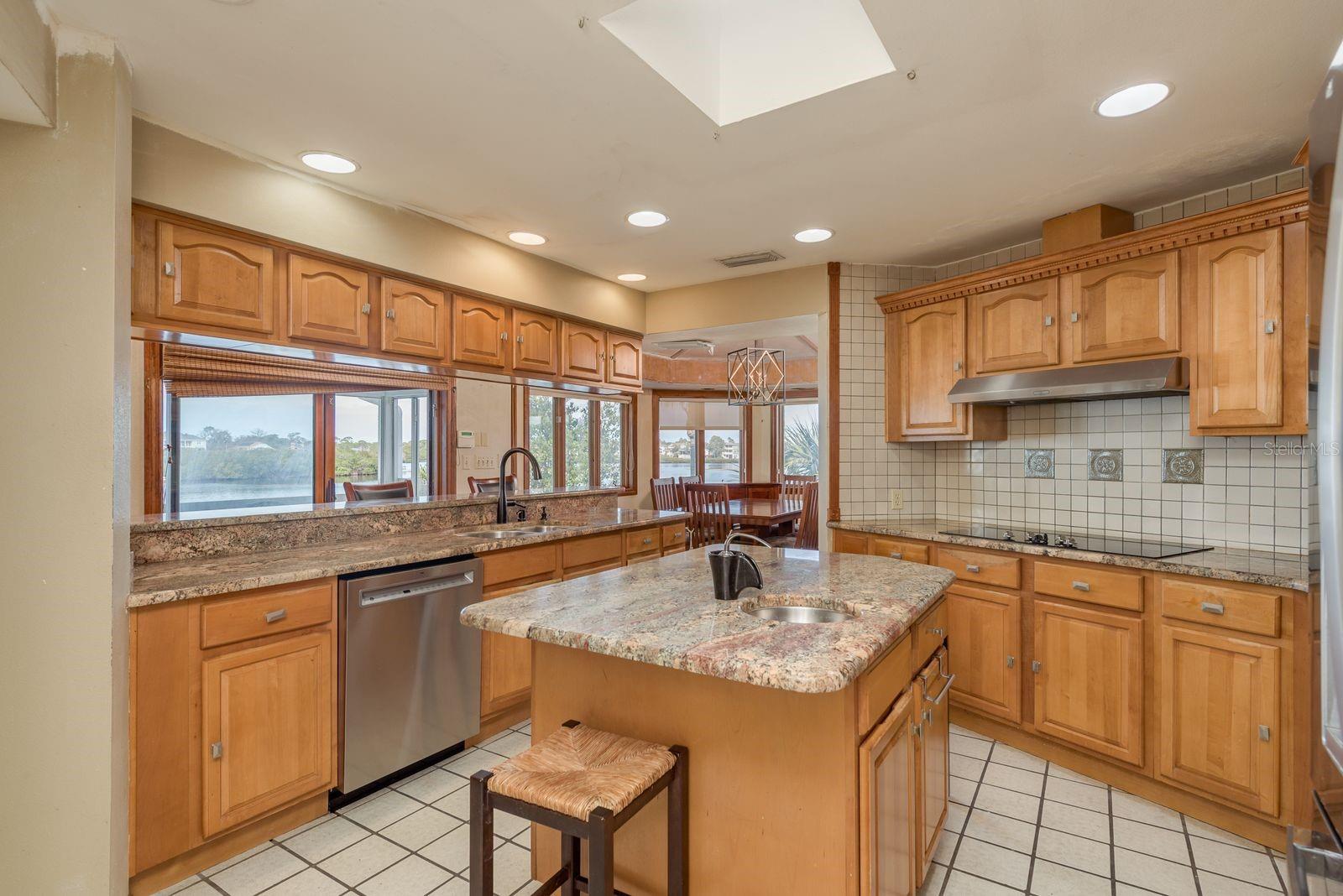 TB8472901 Property Photo