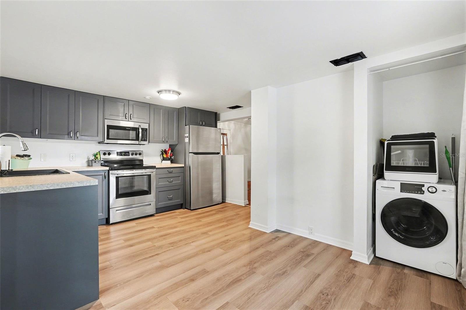 Kitchen - 6305 S Macdill Ave, Tampa, FL 33611