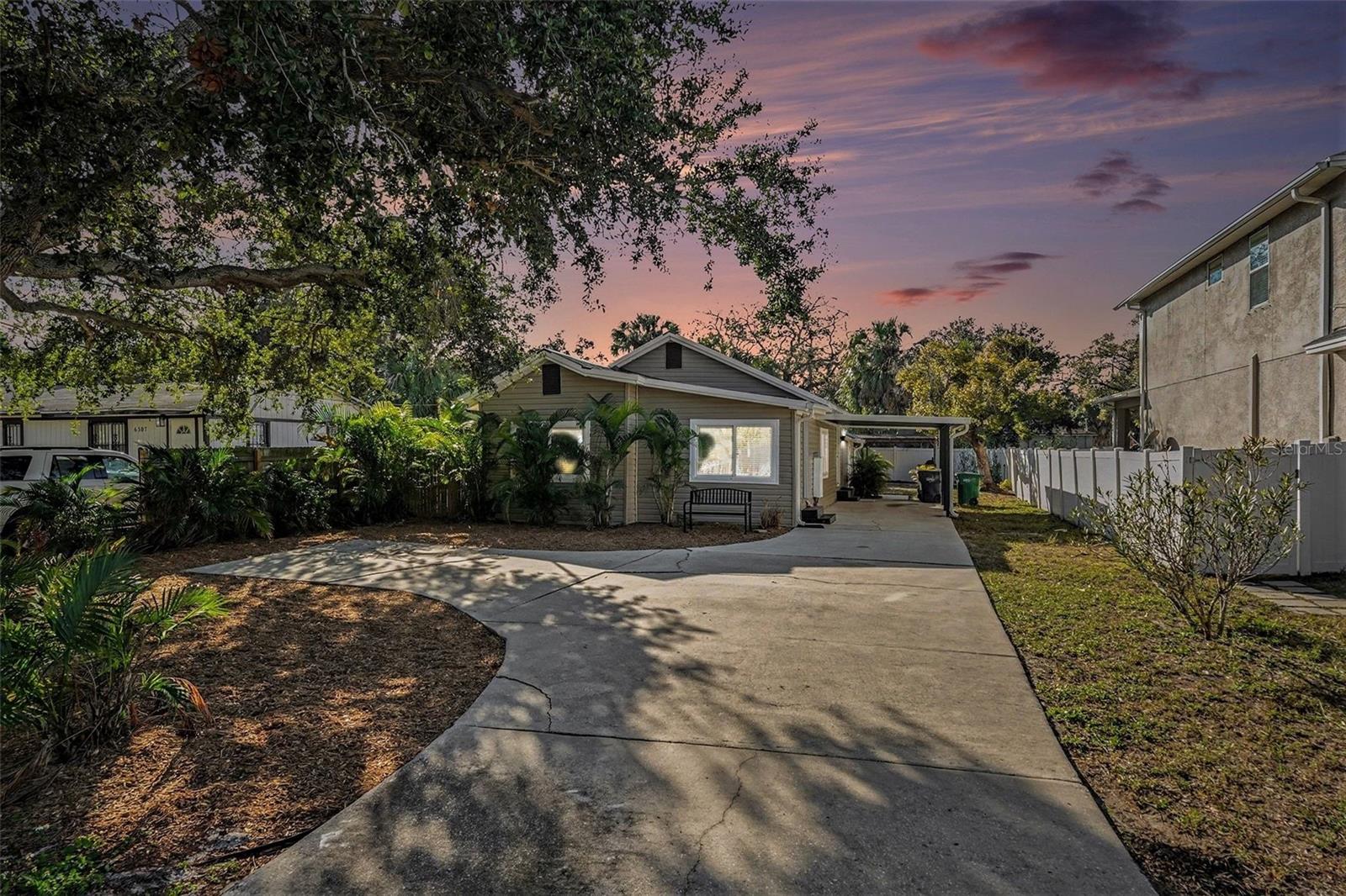 Twilight Front View  - 6305 S Macdill Ave, Tampa, FL 33611