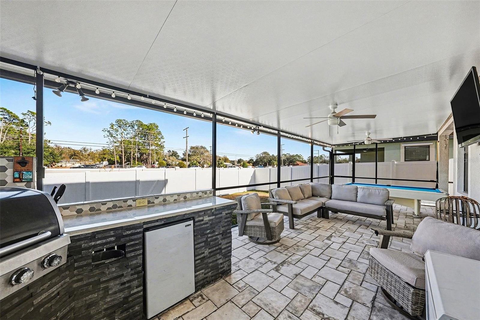 Outdoor Kitchen - 12530 BALLENTRAE FOREST DR, RIVERVIEW, FL 33579