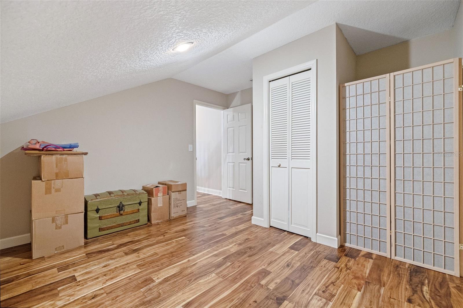 TB8472984 Property Photo