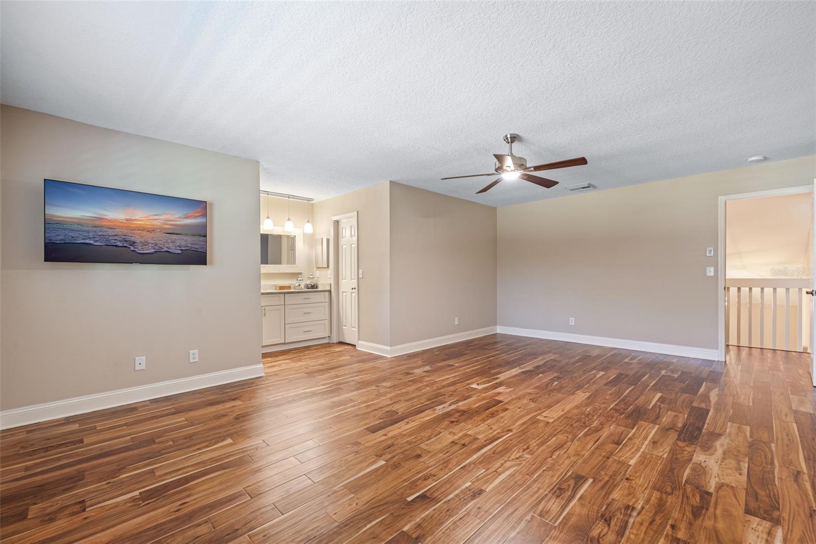 TB8472984 Property Photo