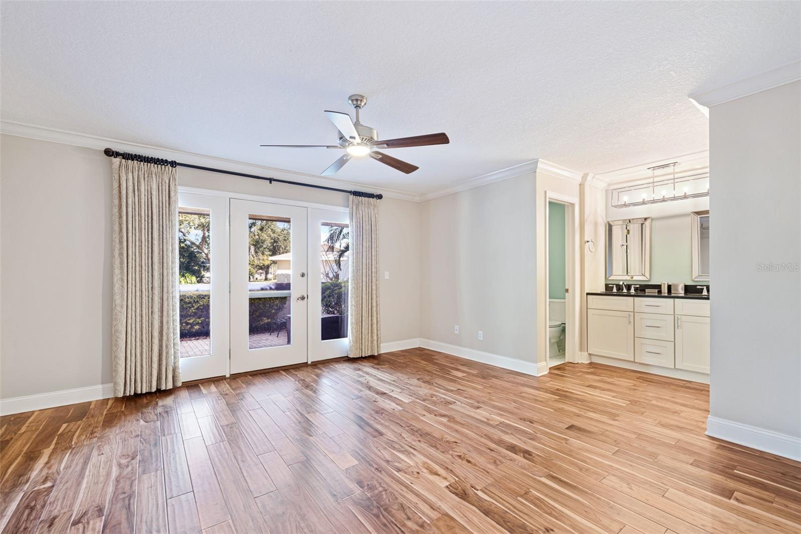 TB8472984 Property Photo