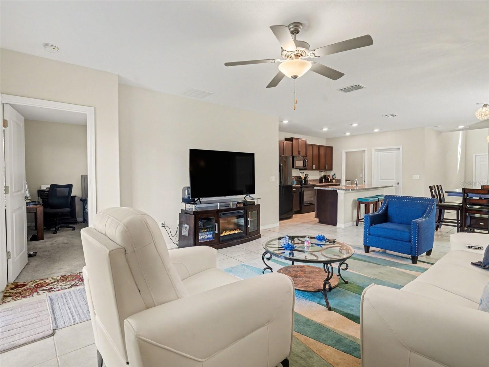 15453 BROAD BRUSH DR, SUN CITY CENTER, FL, 33573