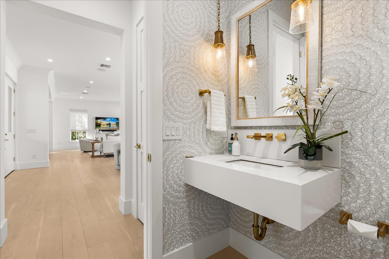 O6380037 Property Photo