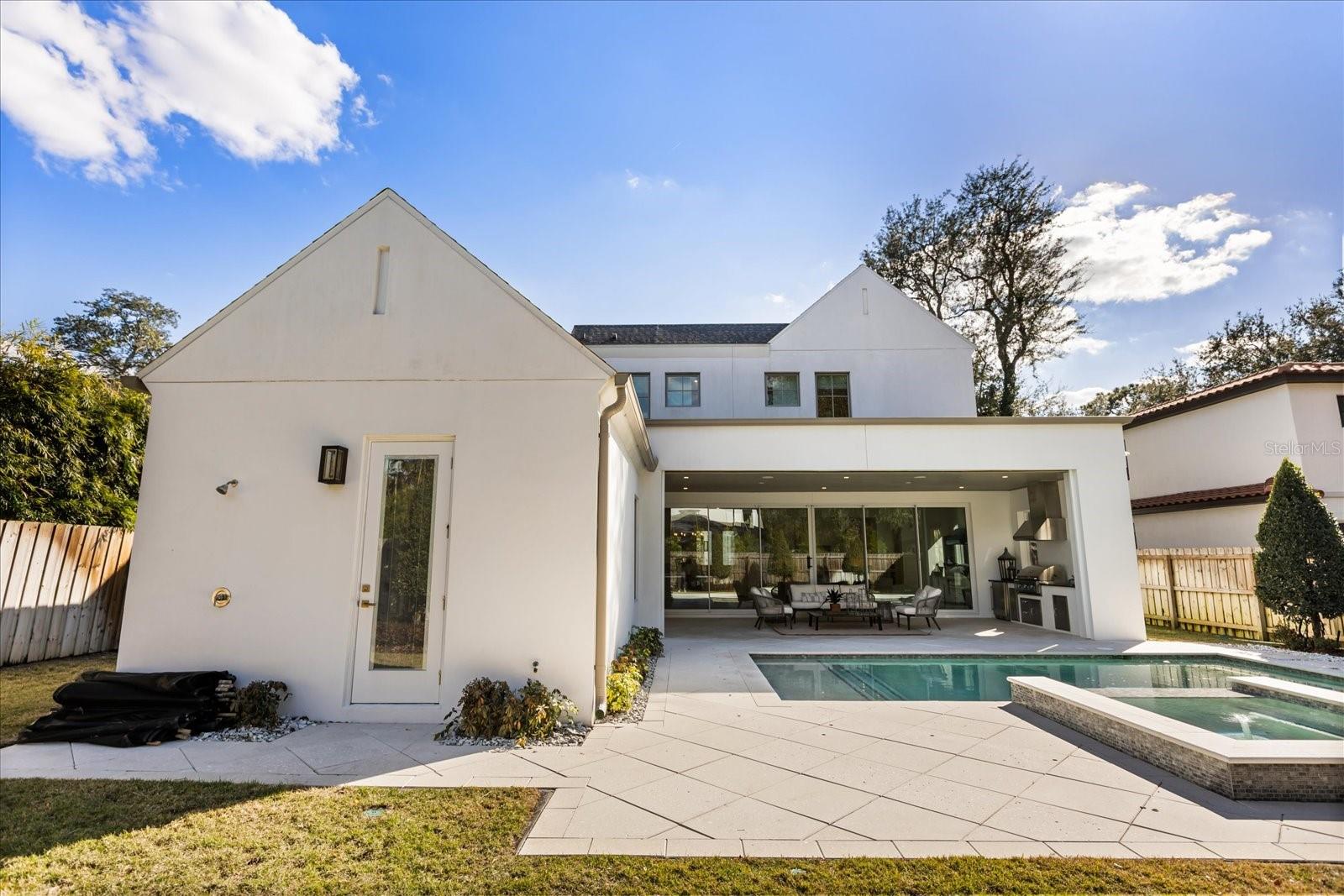 O6380037 Property Photo