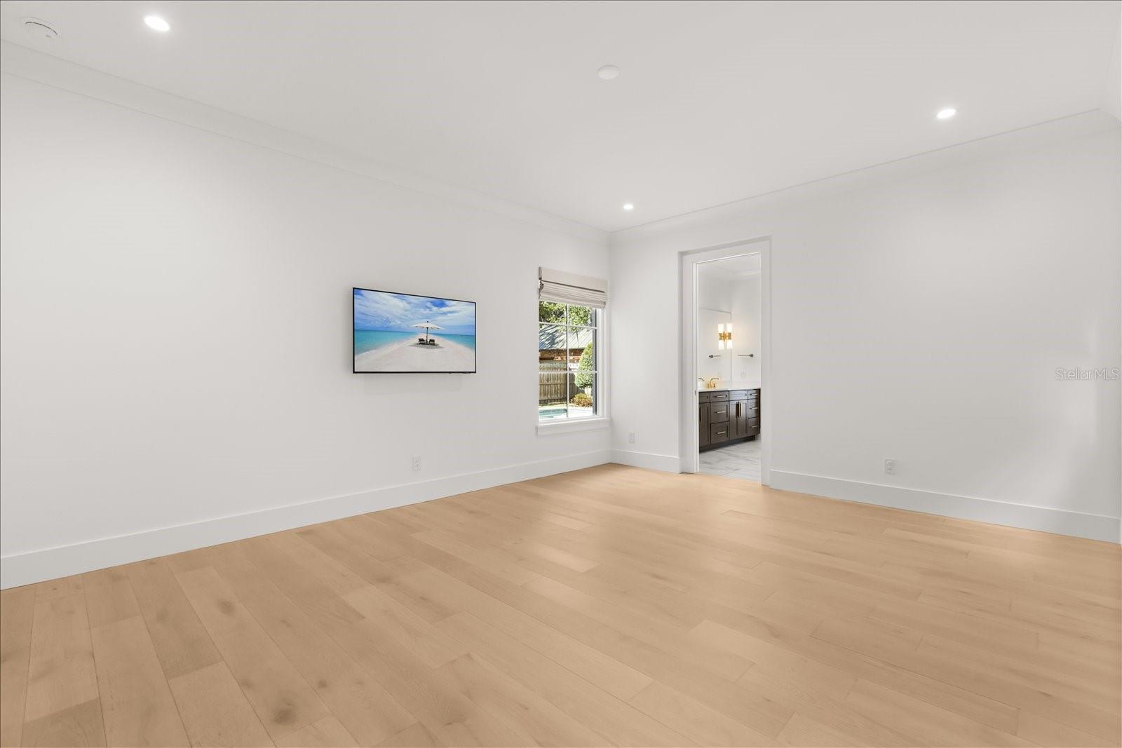 O6380037 Property Photo