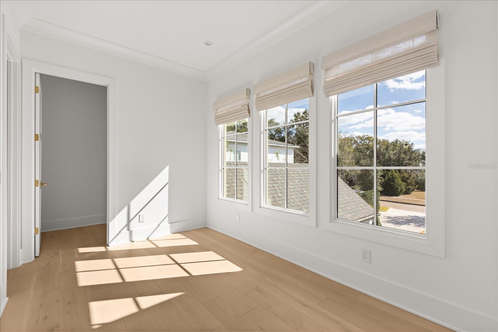 O6380037 Property Photo