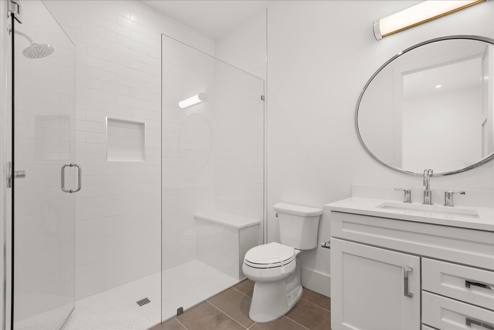 O6380037 Property Photo