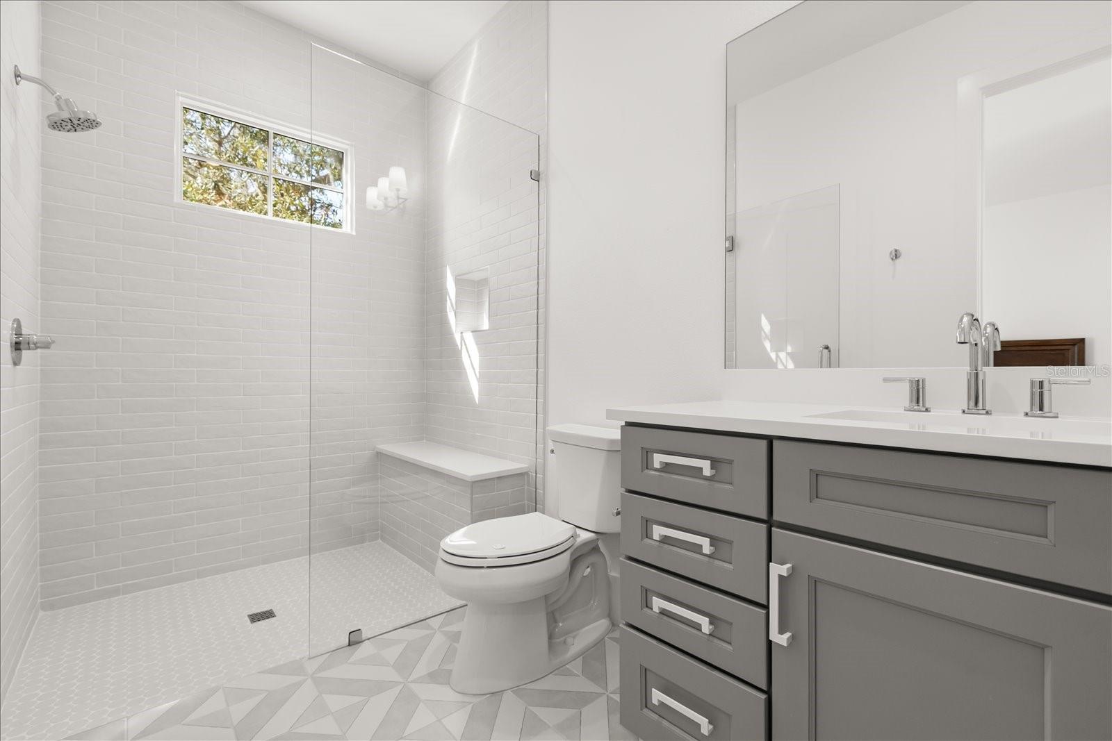 O6380037 Property Photo