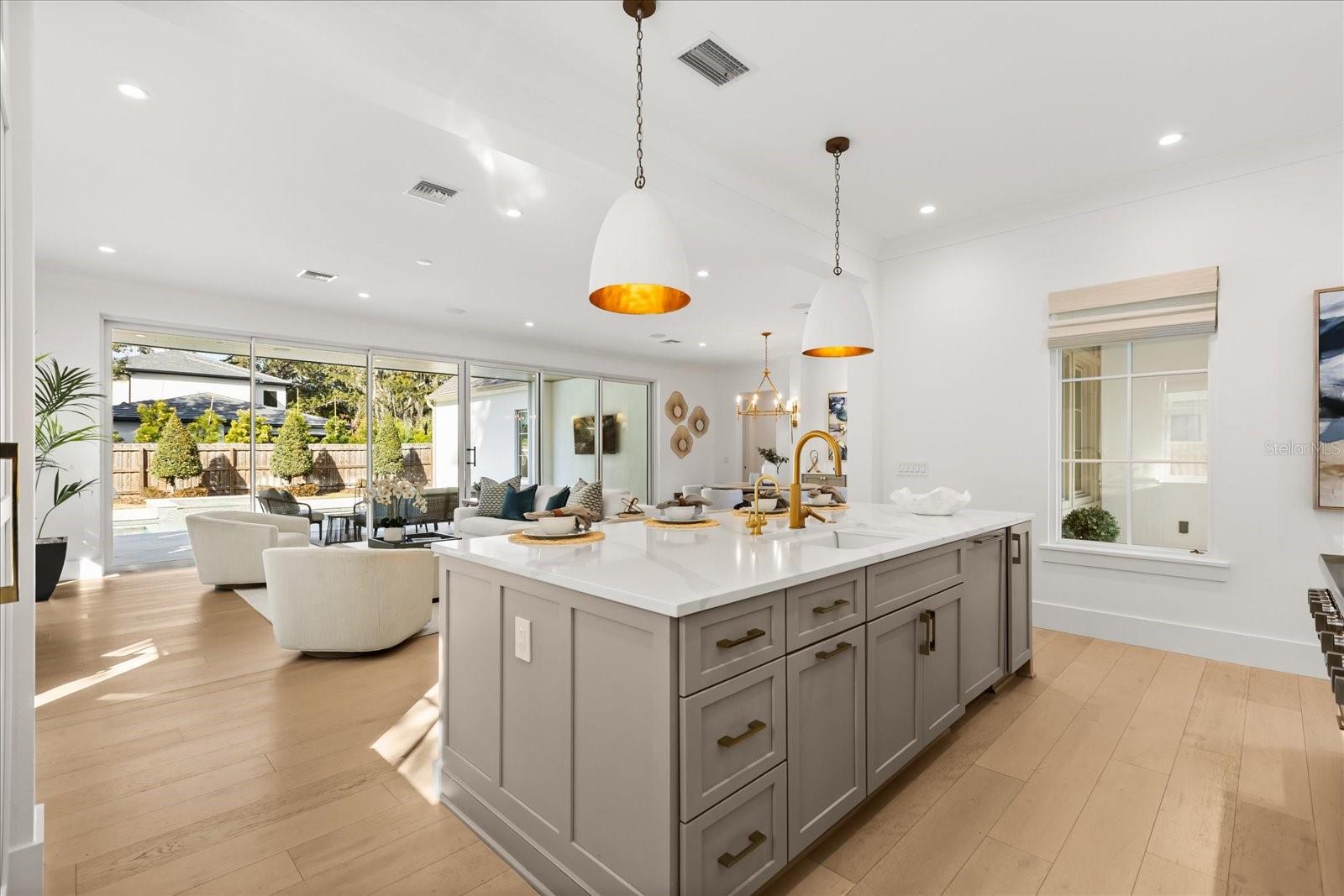 O6380037 Property Photo