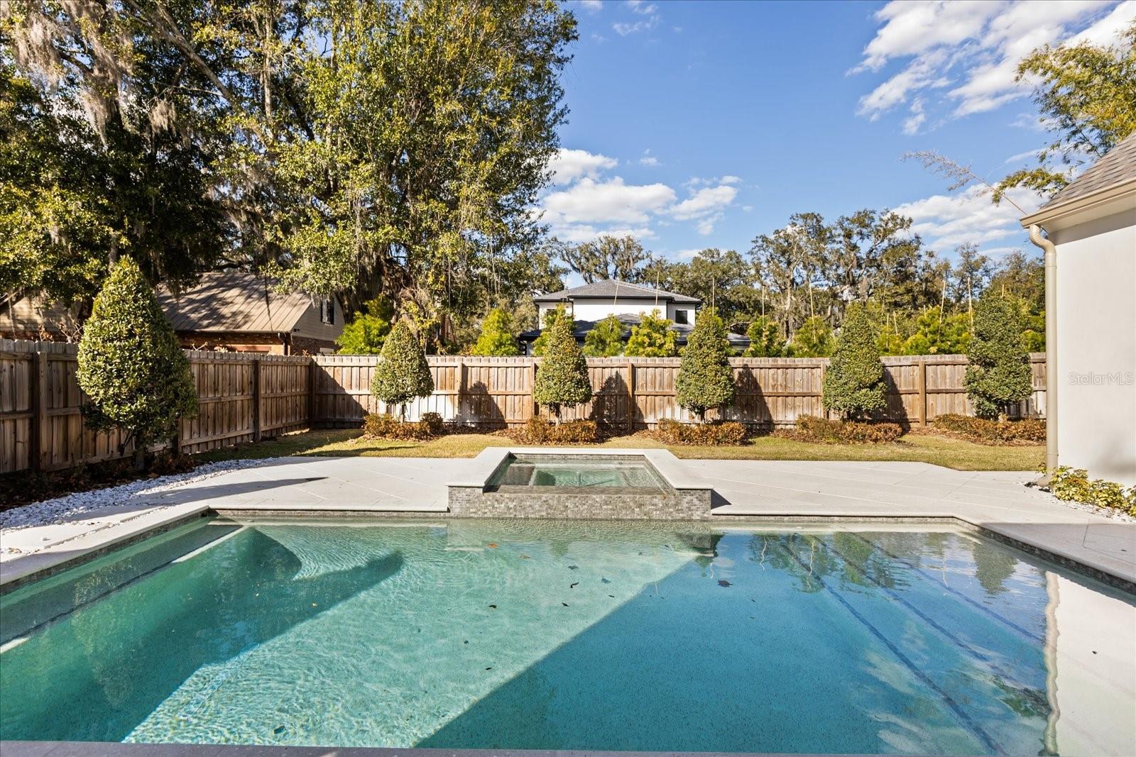 O6380037 Property Photo