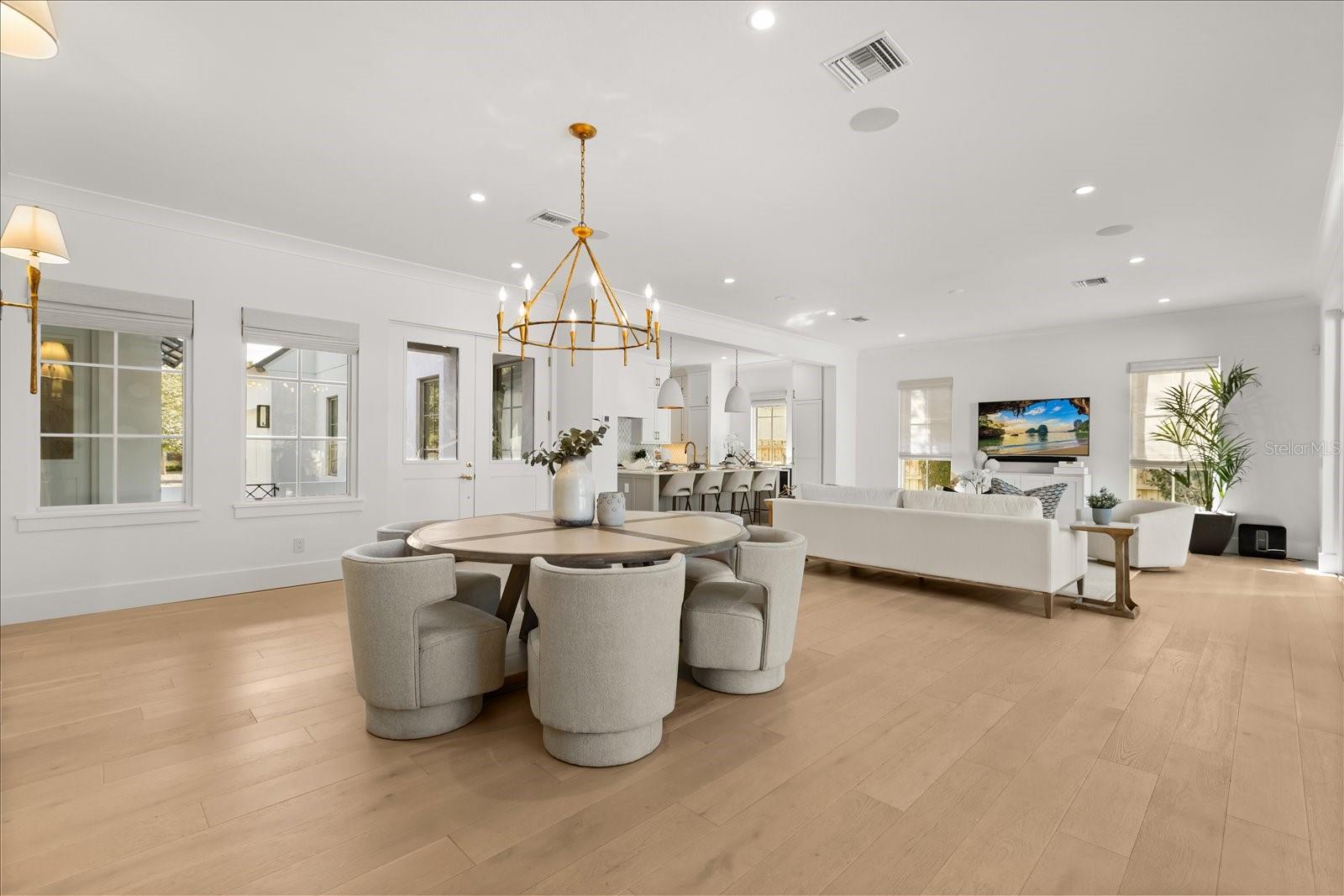 O6380037 Property Photo