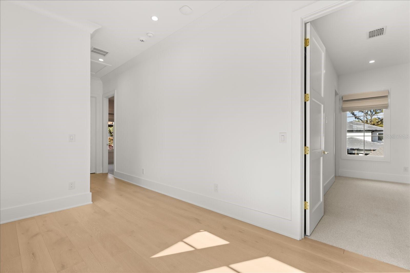 O6380037 Property Photo