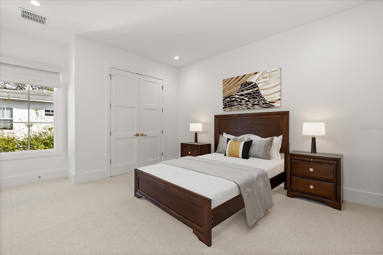 O6380037 Property Photo