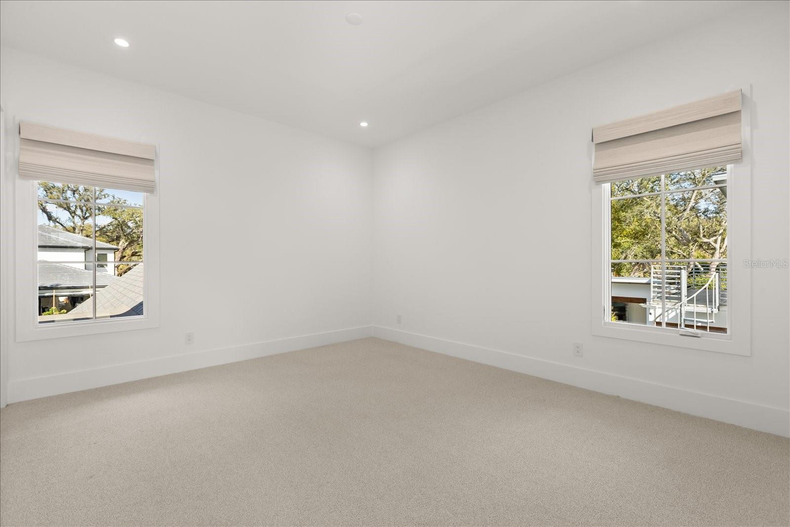 O6380037 Property Photo