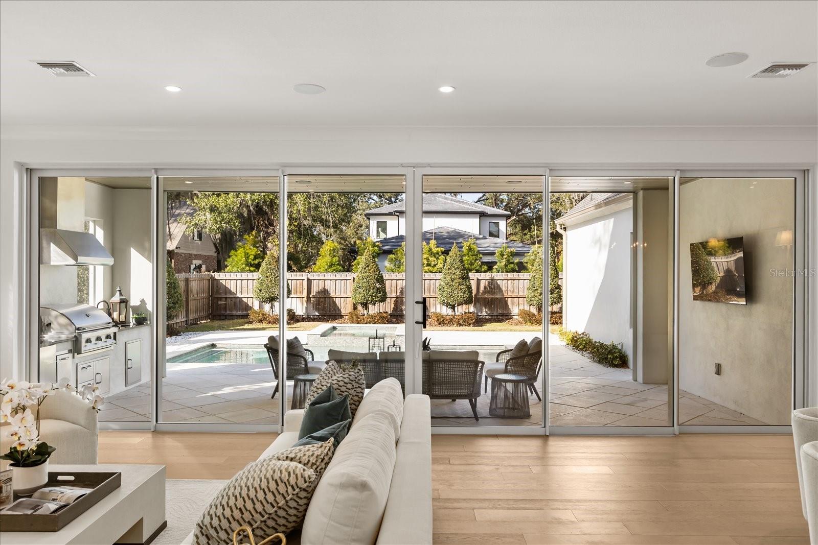 O6380037 Property Photo