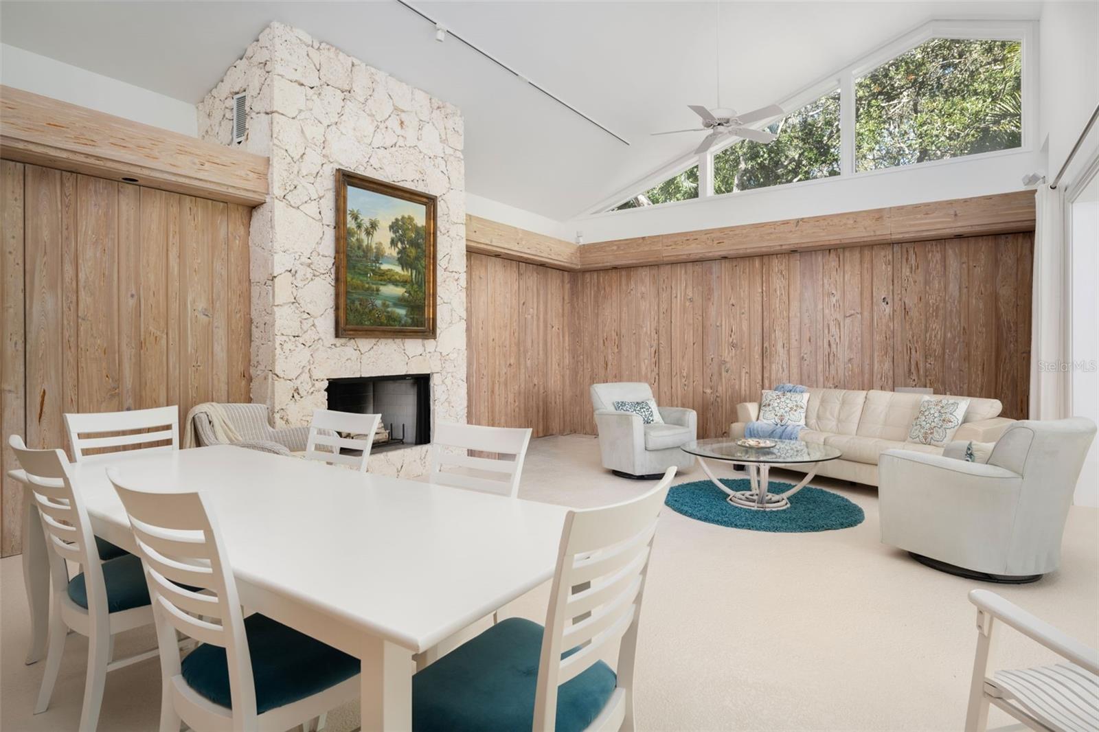 V4947182 Property Photo