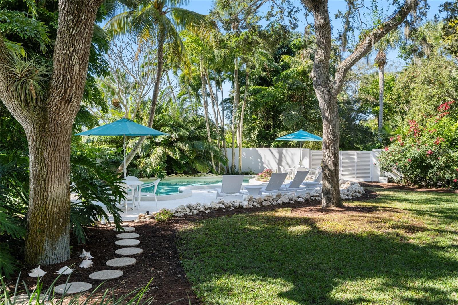 V4947182 Property Photo