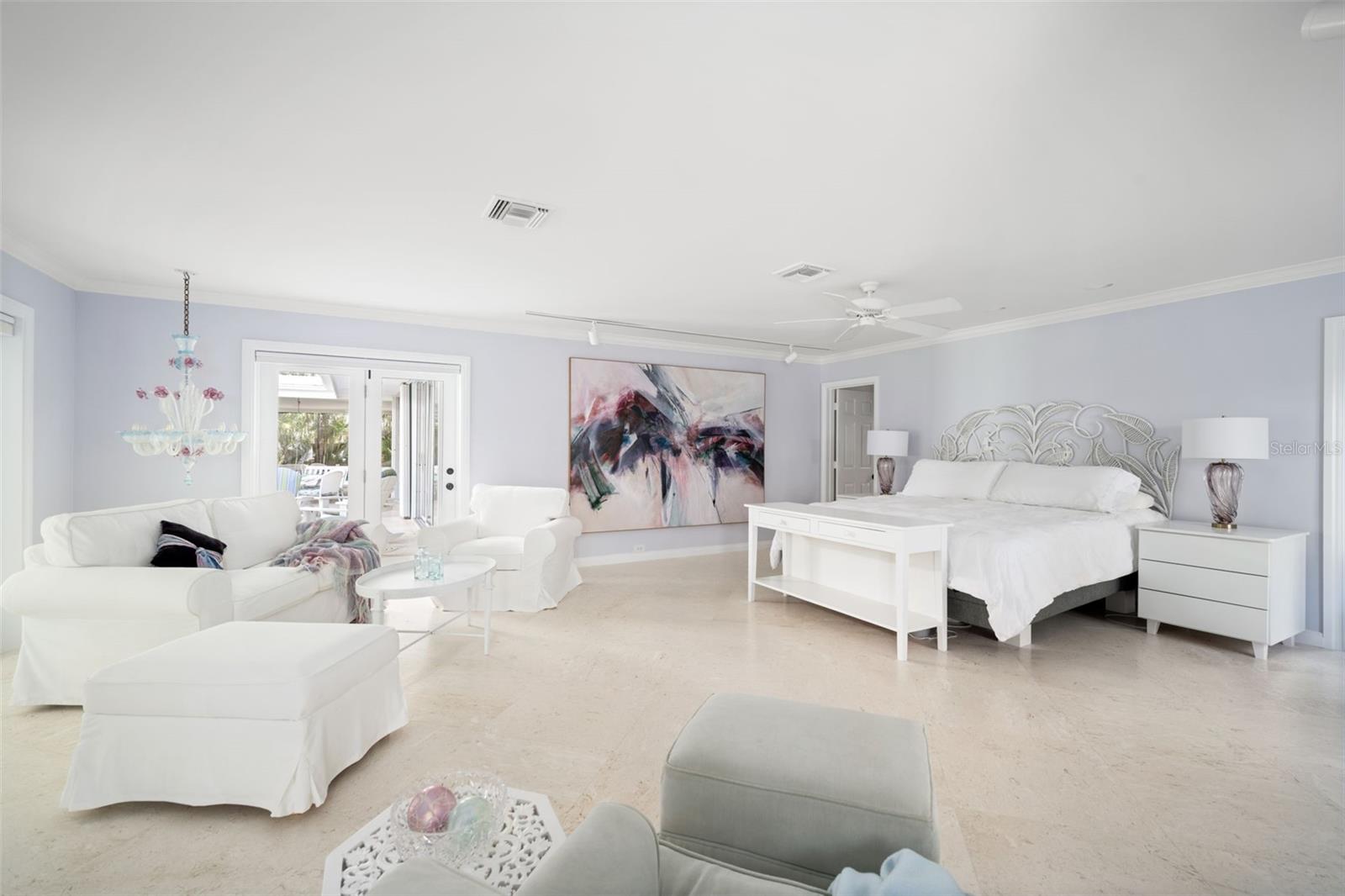 V4947182 Property Photo