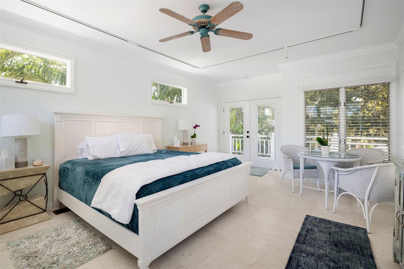 V4947182 Property Photo