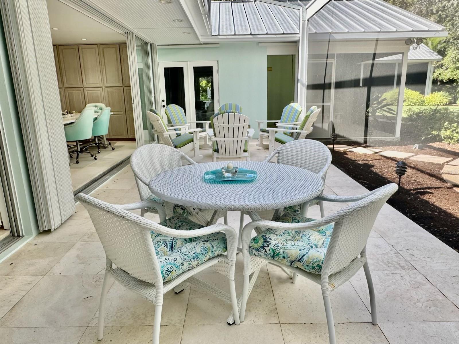 V4947182 Property Photo